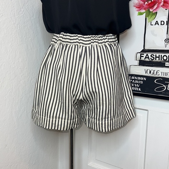 3.1 Phillip Lim Ivory & Black Striped Linen Blend Shorts Size 2 - Picture 4 of 9
